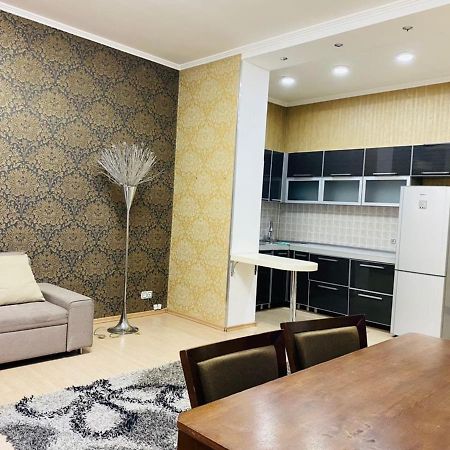 Бульвар Эркиндик74 Bishkek Exterior foto