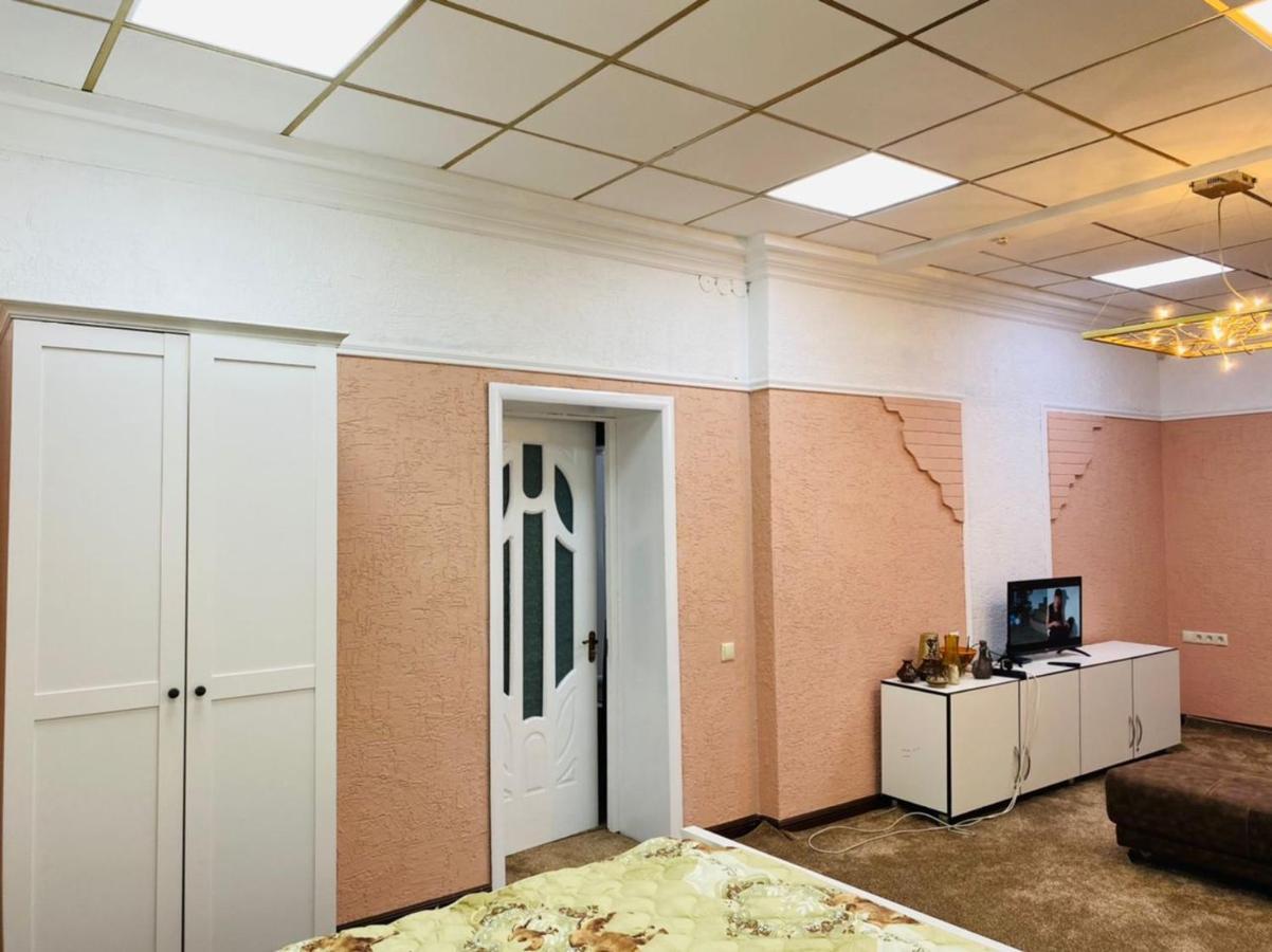 Бульвар Эркиндик74 Bishkek Exterior foto