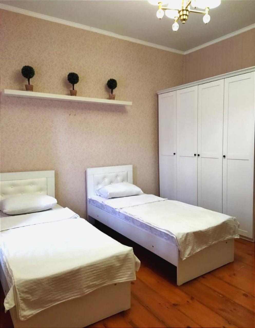 Бульвар Эркиндик74 Bishkek Quarto foto